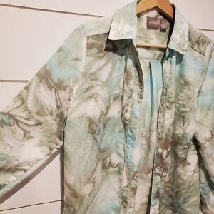 Chicos Size 0 blouse Lightweight Oversized Button Collar Watercolor Blue Flowers